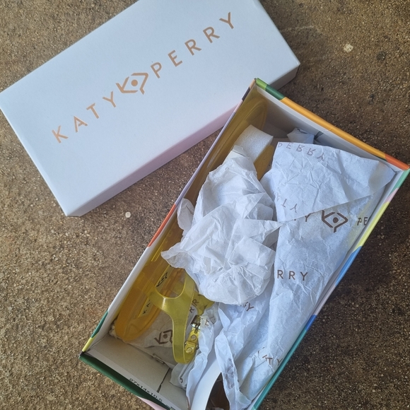 KATY PERRY Scented Pineapple Sandals Size 8 - Picture 4 of 10